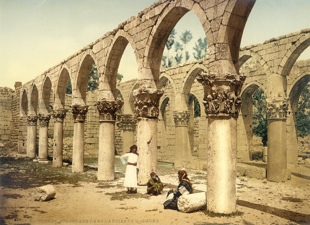 古老的清真寺，巴勒贝克，1880-1900（photochrom） 作者 瑞士摄影师