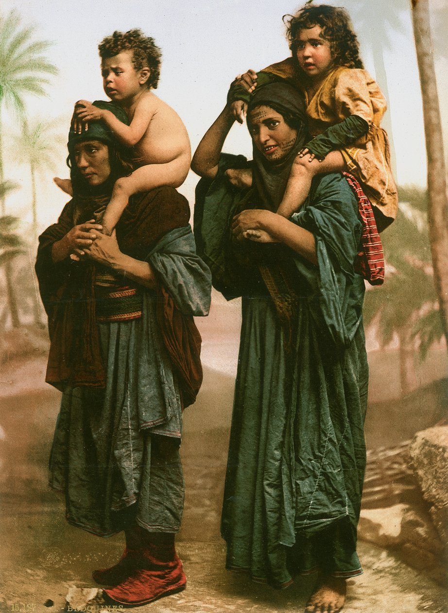 来自巴勒斯坦北部的贝都因妇女和儿童，纹身面孔，1880-1900（photochrom） 作者 瑞士摄影师