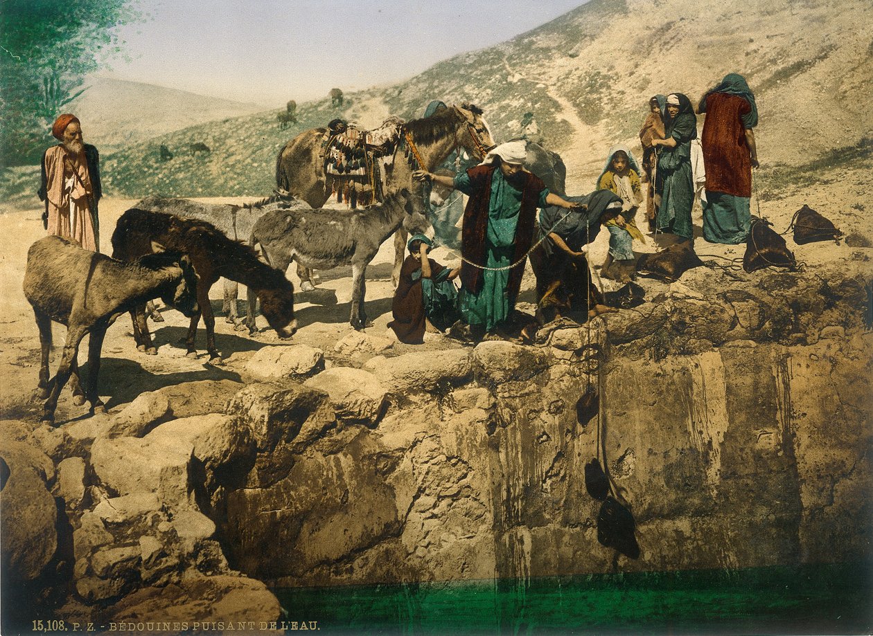 贝都因妇女抽水，1880-1900（photochrom） 作者 瑞士摄影师