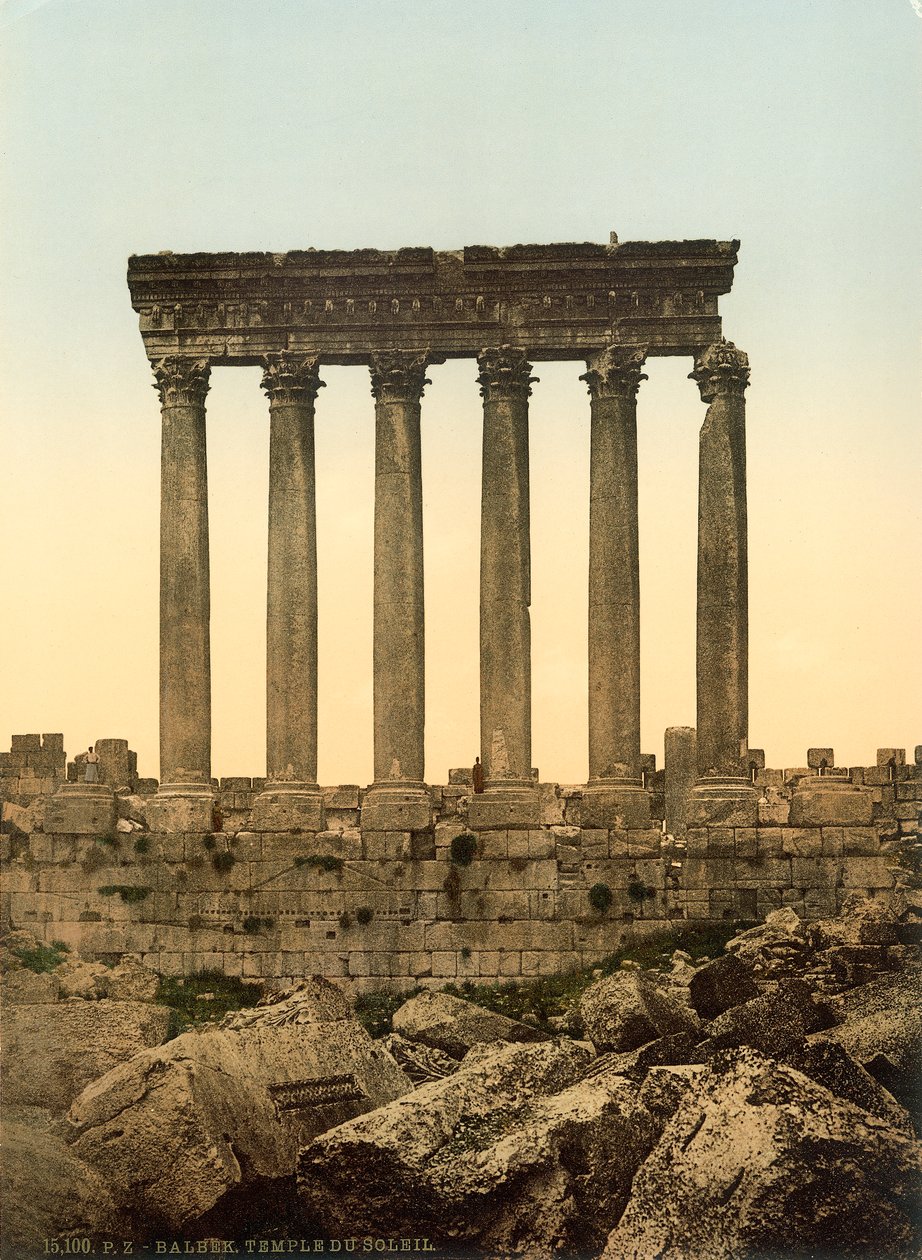 木星寺的Peristyle，巴勒贝克，1880-1900（photochrom） 作者 瑞士摄影师