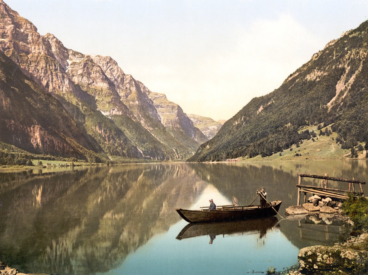 Klöntalersee，Glarus，瑞士，酒吧。 c.1900 作者 瑞士摄影师