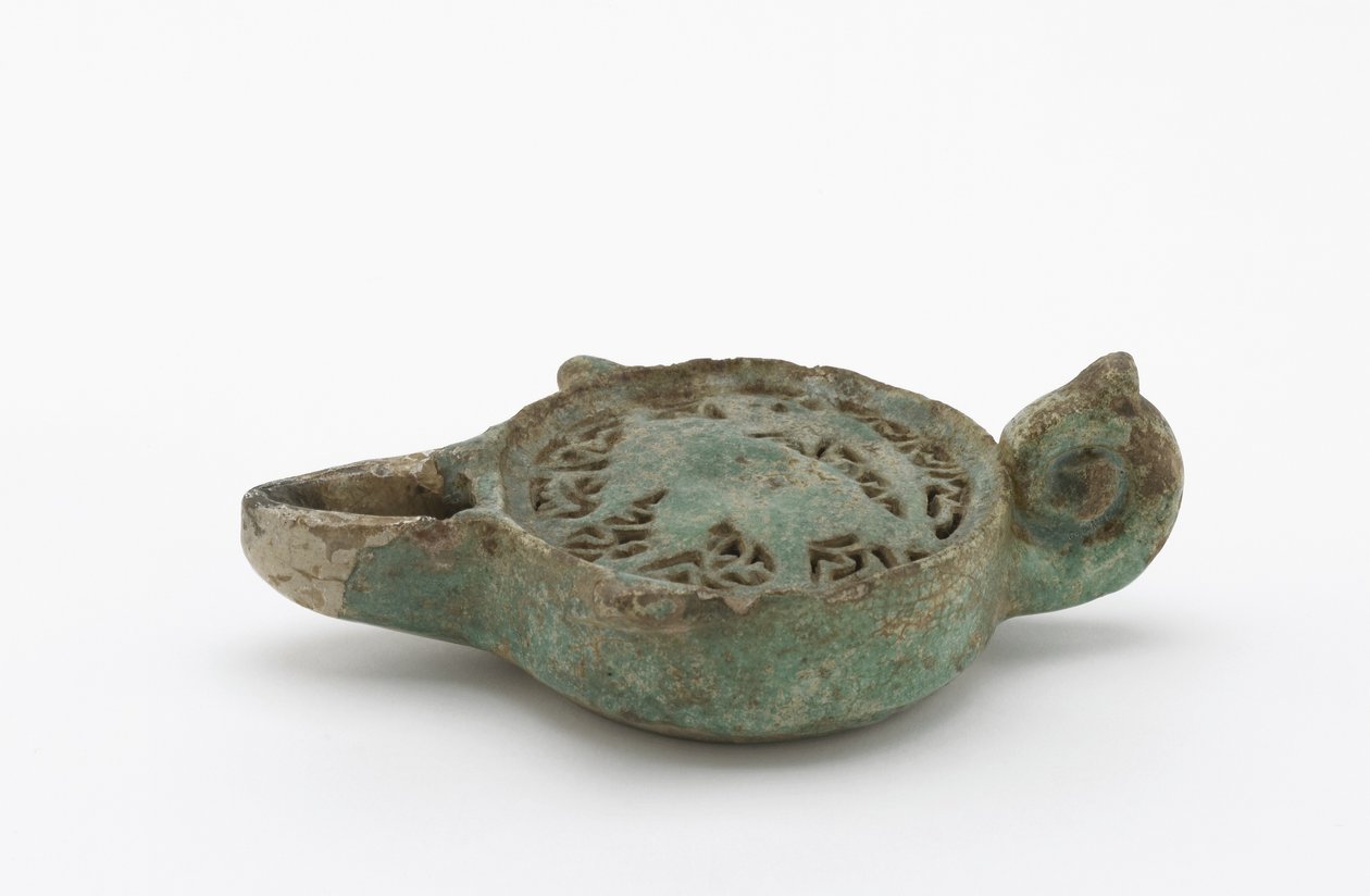 油灯，可能是12-13世纪（陶瓷） 作者 叙利亚语