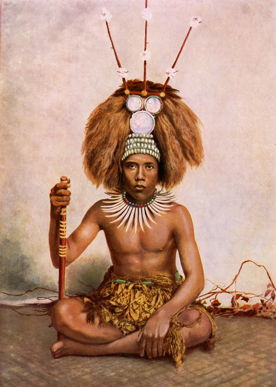 在Manaia，萨摩亚（Matai）酋长的儿子，穿着一顶色连衣裙，1890-1910 作者 托马斯·安德鲁
