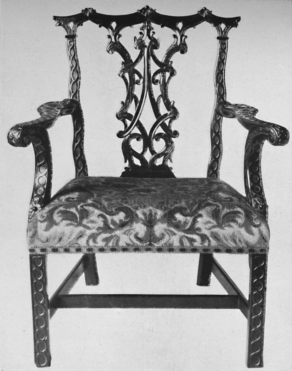 十八世纪中叶，中国人奇彭代尔肘椅与当代针线活坐椅，1928年 作者 托马斯·奇彭代尔