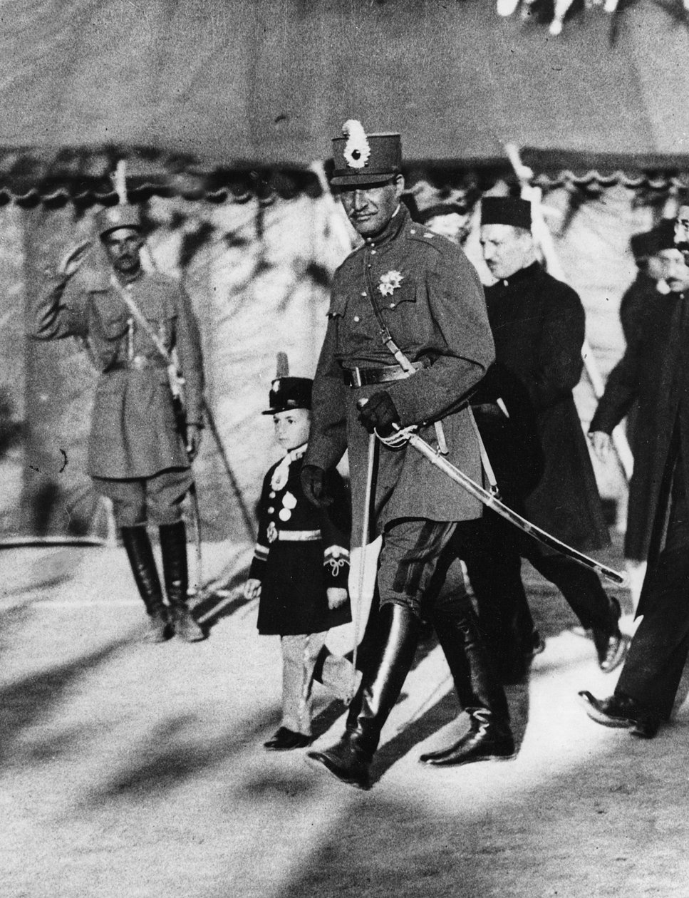 1926年4月，波斯的Shah Pahlavi和他的儿子王储 作者 托马斯E.