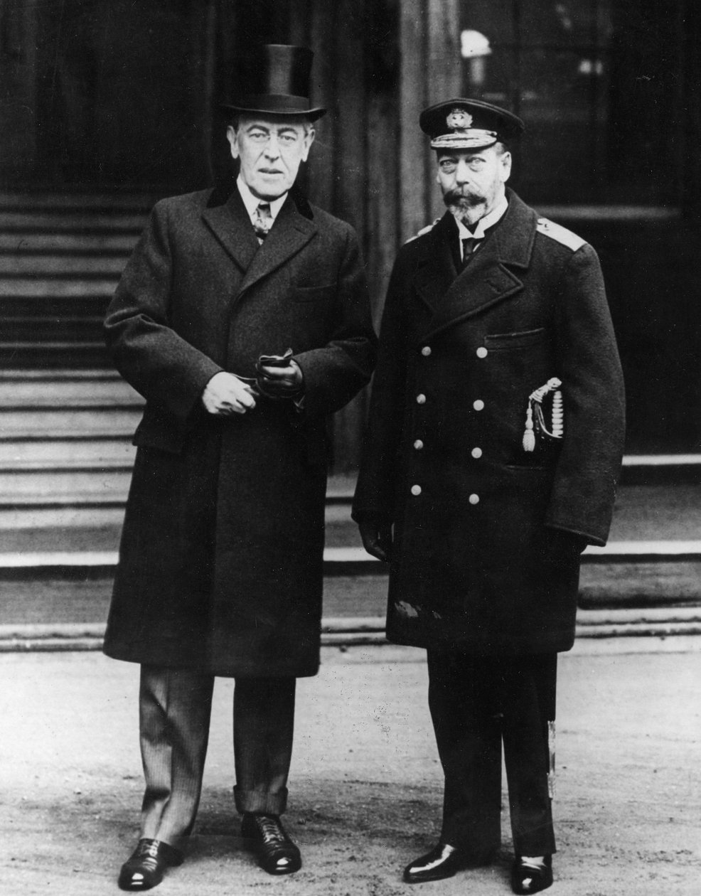 1919年12月31日，国王与白金汉宫外的威尔逊总统合影 作者 托马斯E.