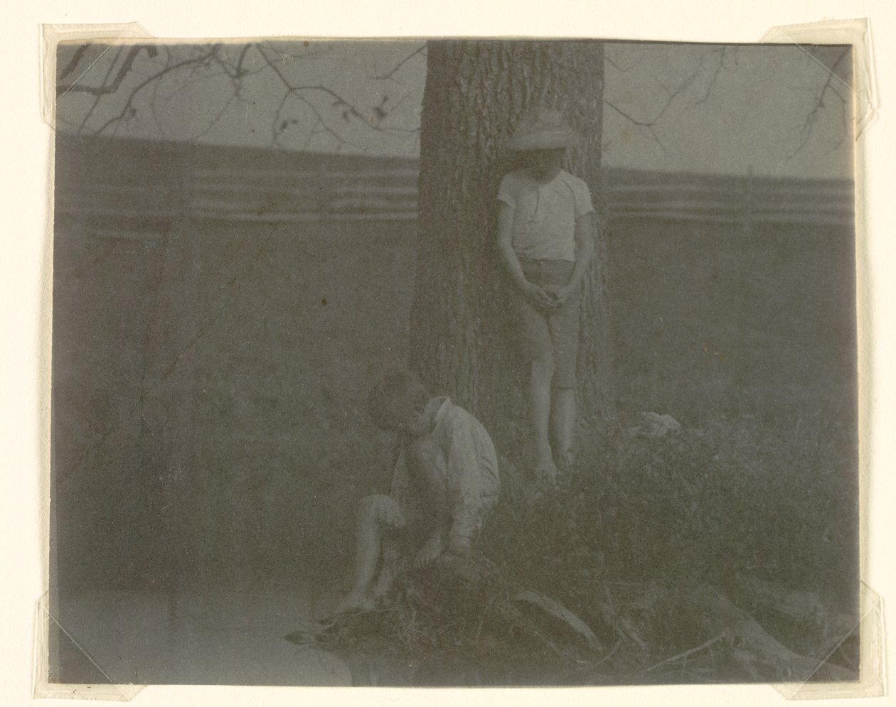1885-1890年在Avondale的Crowell Children。 作者 托马斯·埃金斯