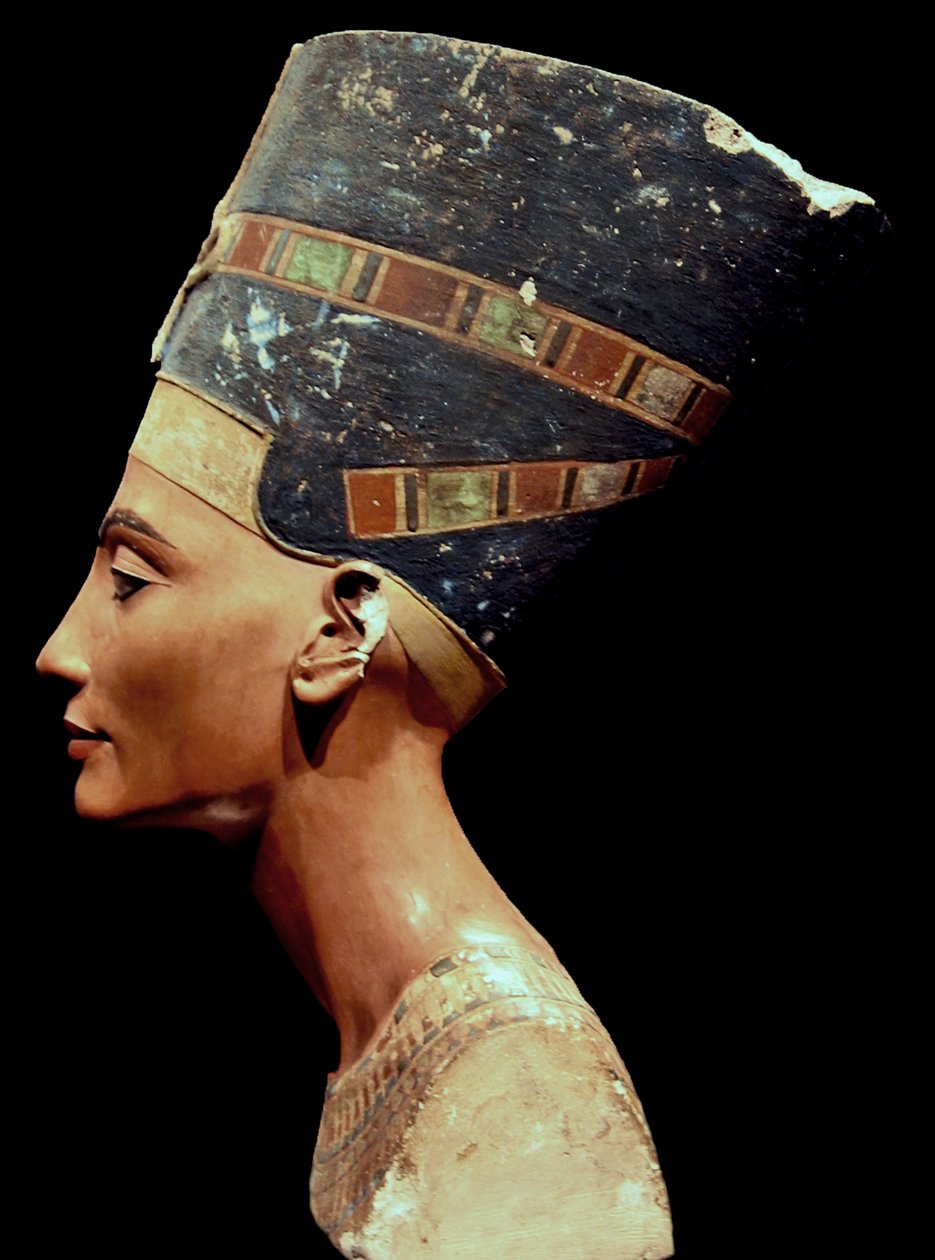 Nefertiti bust_(right) 作者 图特摩斯