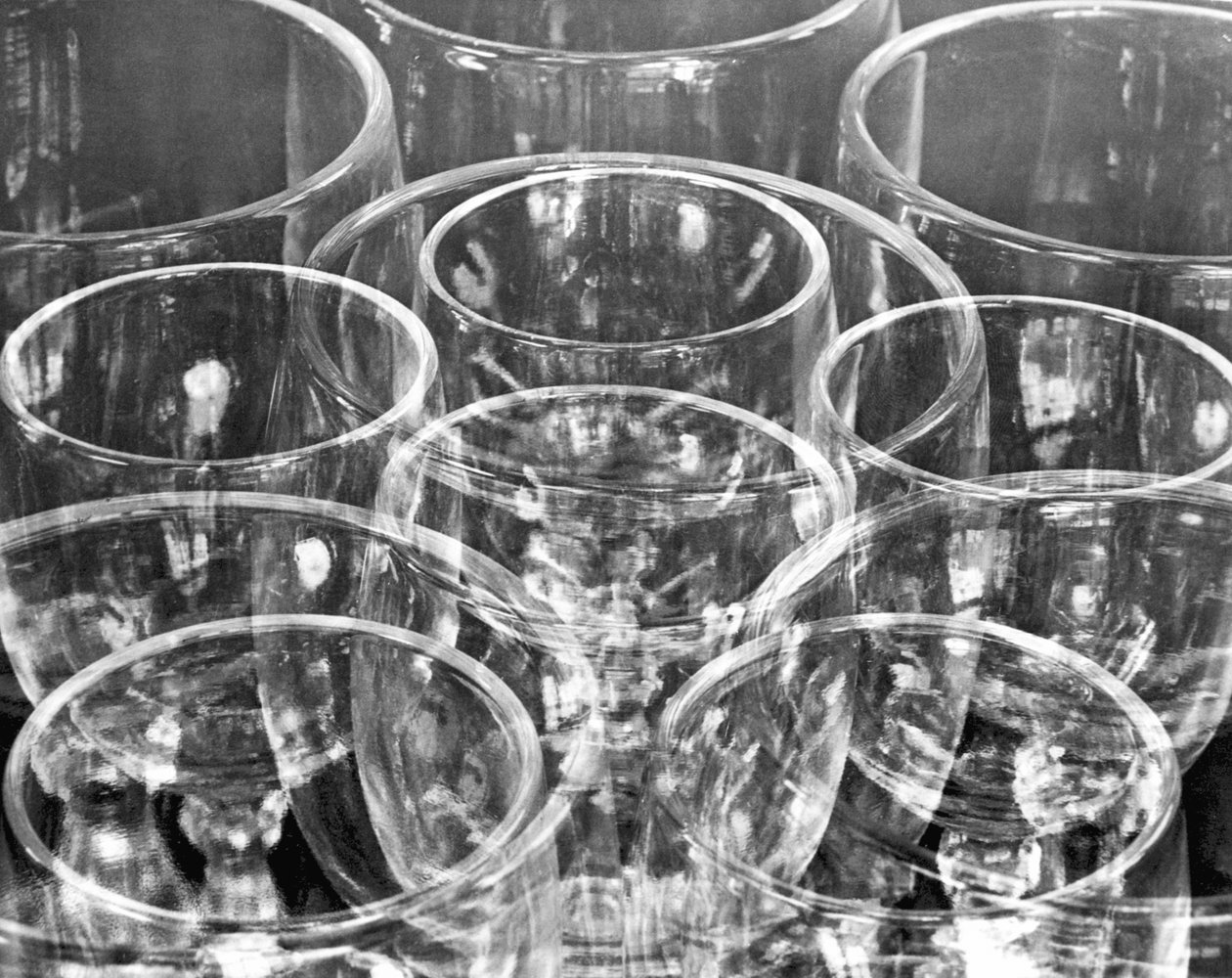 酒杯（类似形式的实验），墨西哥城，1925年 作者 蒂娜·莫多蒂
