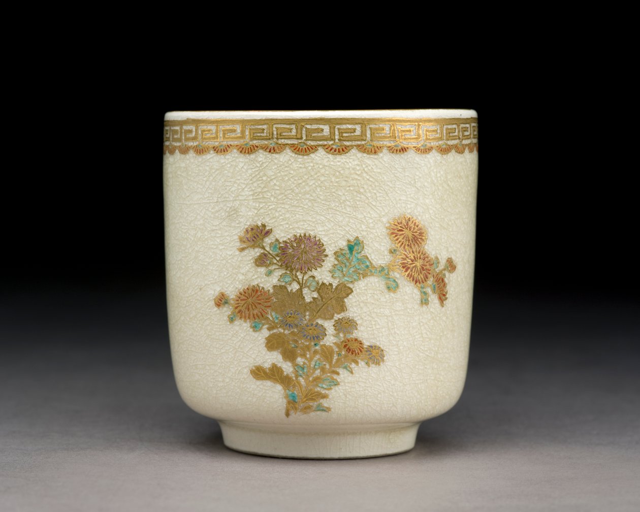 菊花杯，熊本窑，明治时代，c.1900（陶瓷） 作者 常山