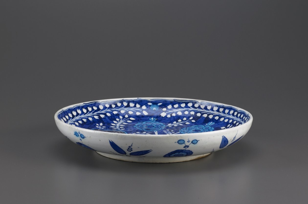菜，伊兹尼克，奥斯曼王朝，1530年代（陶瓷） 作者 土耳其语学校