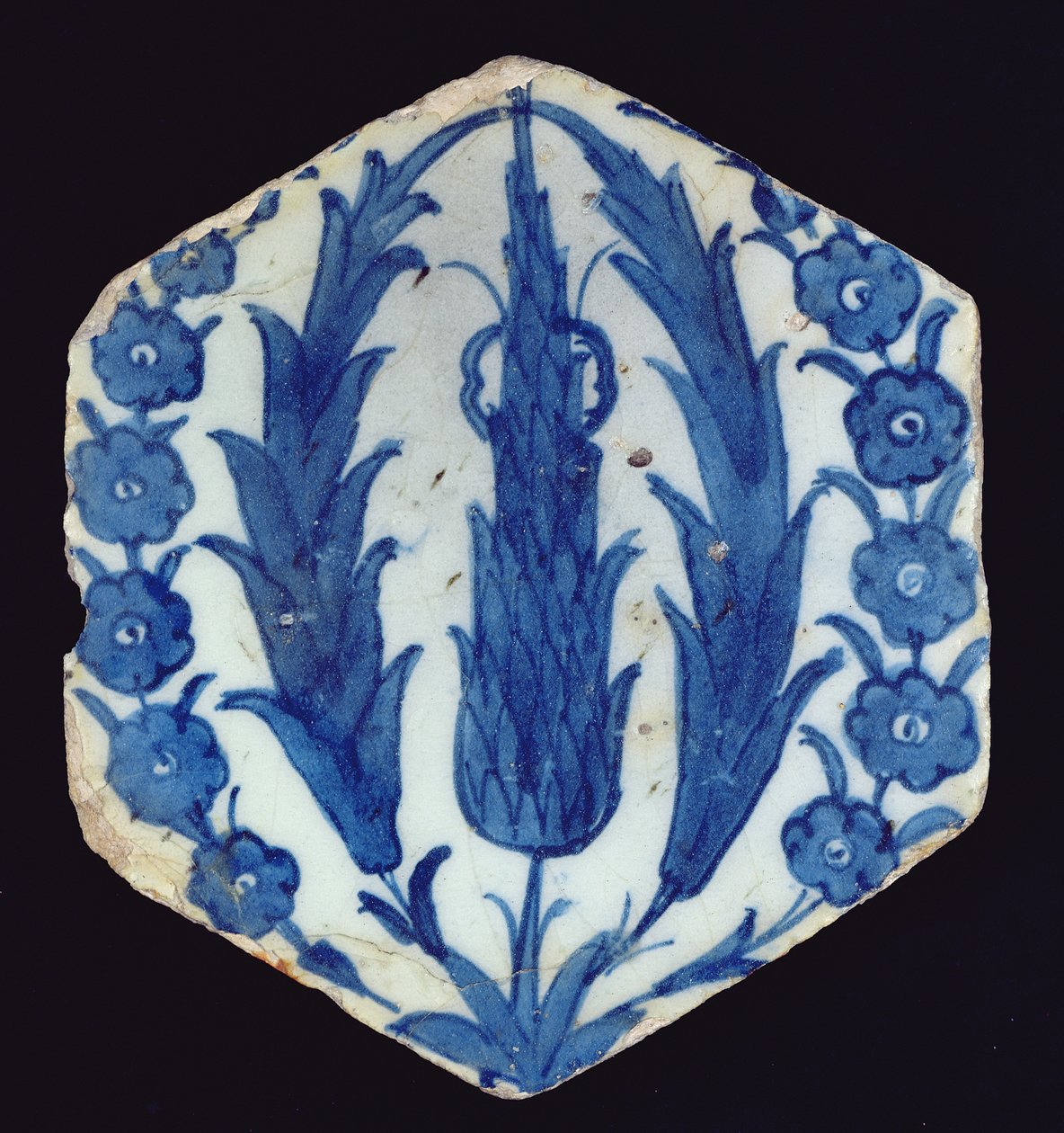 六角形Isnik瓷砖，有柏树和李子，1560-70（带有彩色釉下彩的陶器） 作者 土耳其语学校