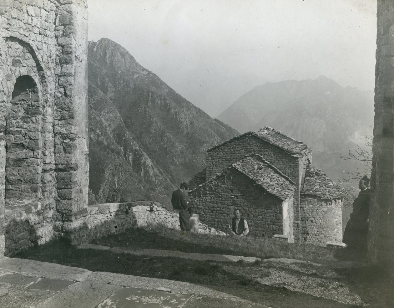 意大利伦巴第，奇瓦特，圣彼得蒙特修道院，Ugo Monneret de Villard 摄影，约 1910 年 作者 乌戈·莫内雷·德·维拉德