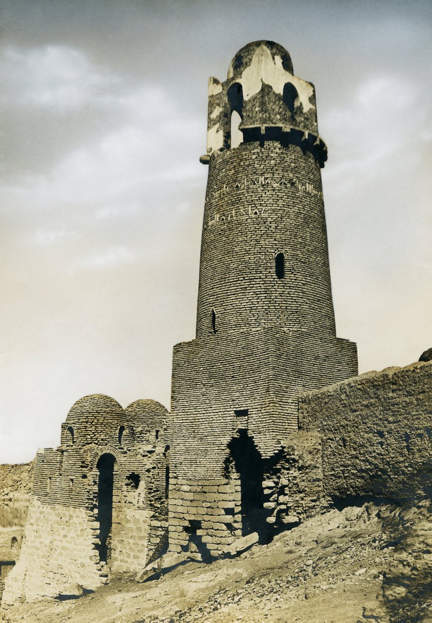 埃及阿斯旺附近的 al-Mashhad al-Bahari 尖塔，摄影师：Ugo Monneret de Villard 作者 乌戈·莫内雷·德·维拉德