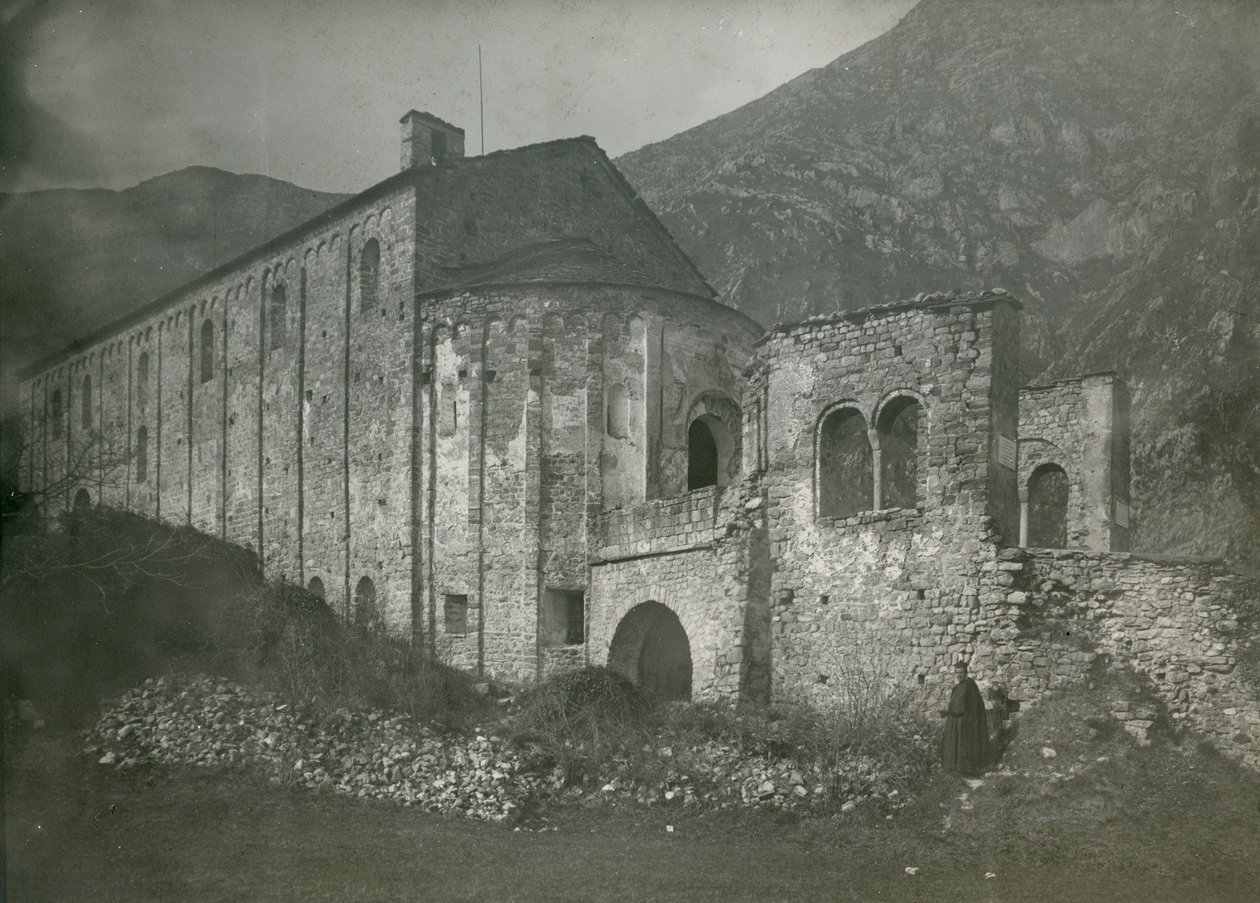 意大利伦巴第，奇瓦特，圣彼得蒙特修道院景观，Ugo Monneret de Villard 摄影，约 1910 年 作者 乌戈·莫内雷·德·维拉德