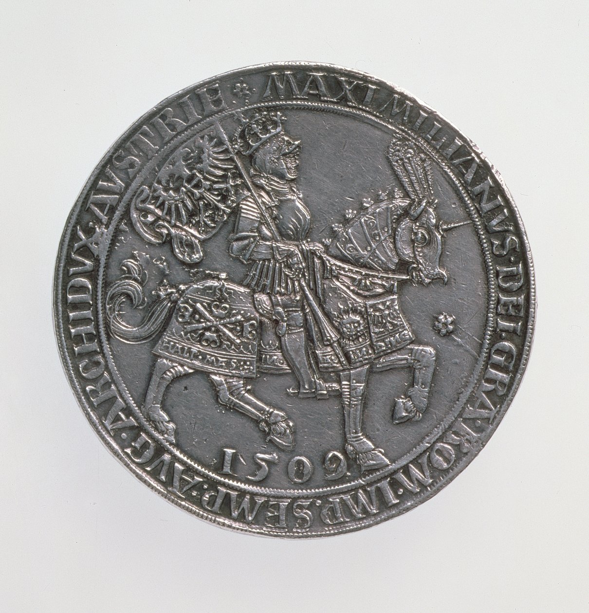 皇帝马克西米利安一世（1493-1519）的Kronungsdoppelguildiner（双guiliner），安特卫普造币厂，重新发行1509枚硬币，1517（正面）（银色）（反向查看168075） 作者 乌尔里希·乌森塔勒