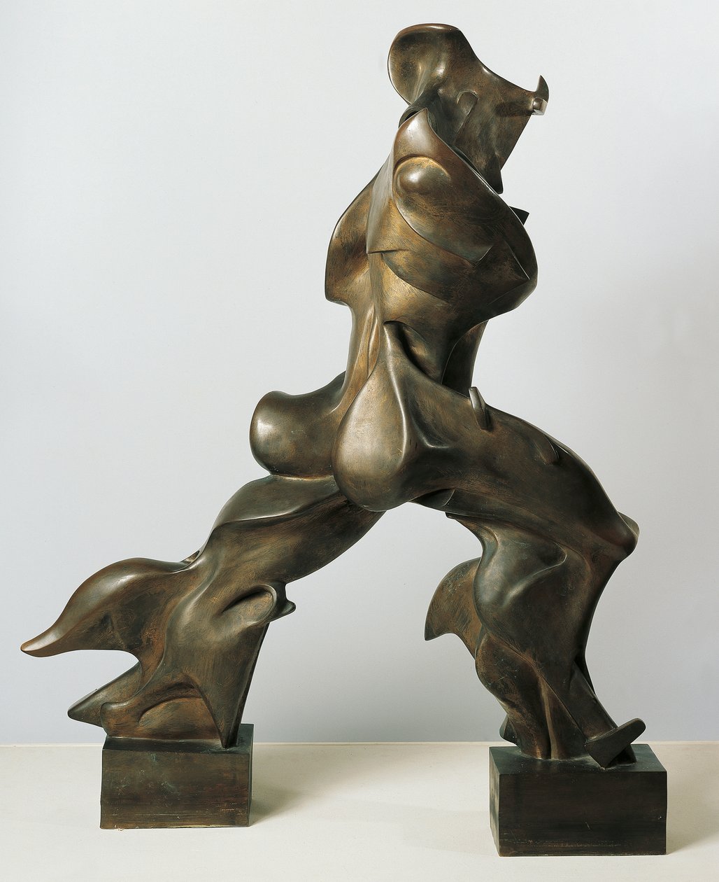 空间连续性的独特形式 作者 翁贝托·博西奥尼（Umberto Boccioni）