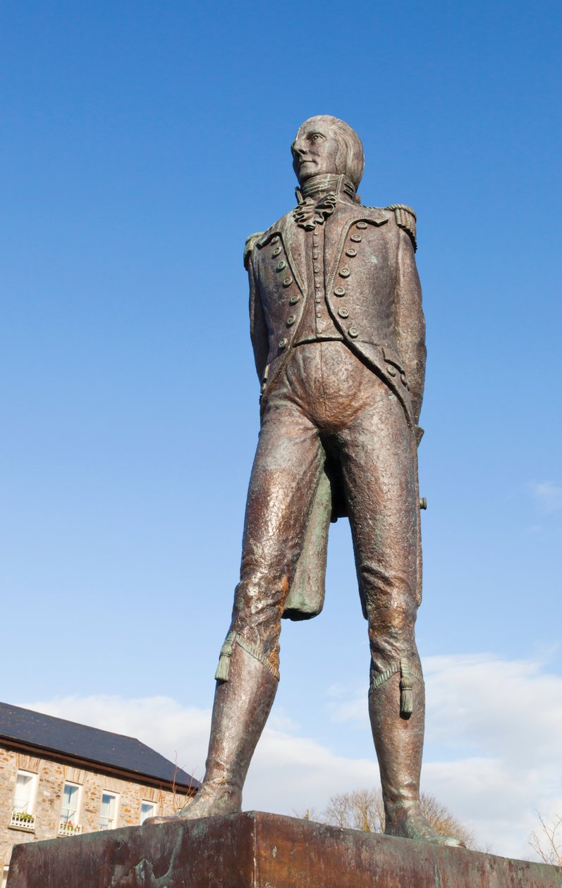 Bantry，西科克，爱尔兰。 Theobald Wolfe Tone的雕像，1763年至1798年，爱尔兰革命者和联合爱尔兰人的创始成员，被认为是爱尔兰共和主义的父亲。由J雕刻的雕像 作者 未知未知