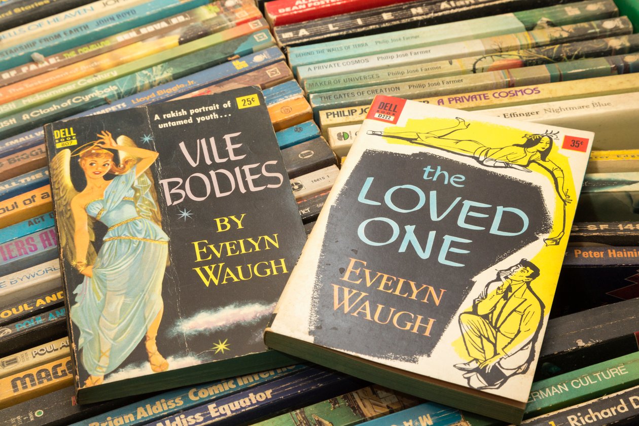 早期的Evelyn Waugh平装书封面。 作者 未知未知