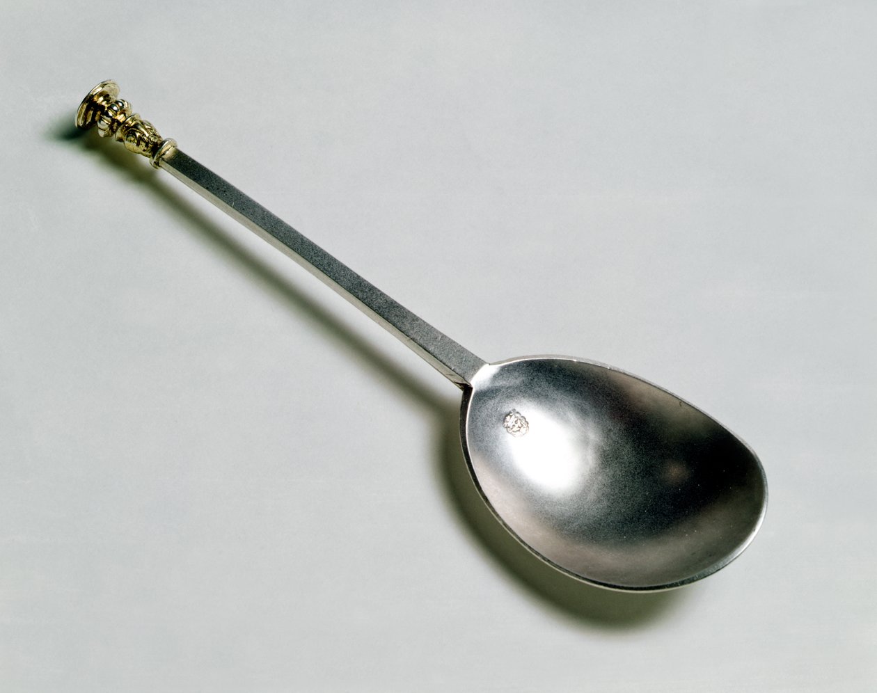 银色使徒勺子与金封顶，1668年 作者 未知未知