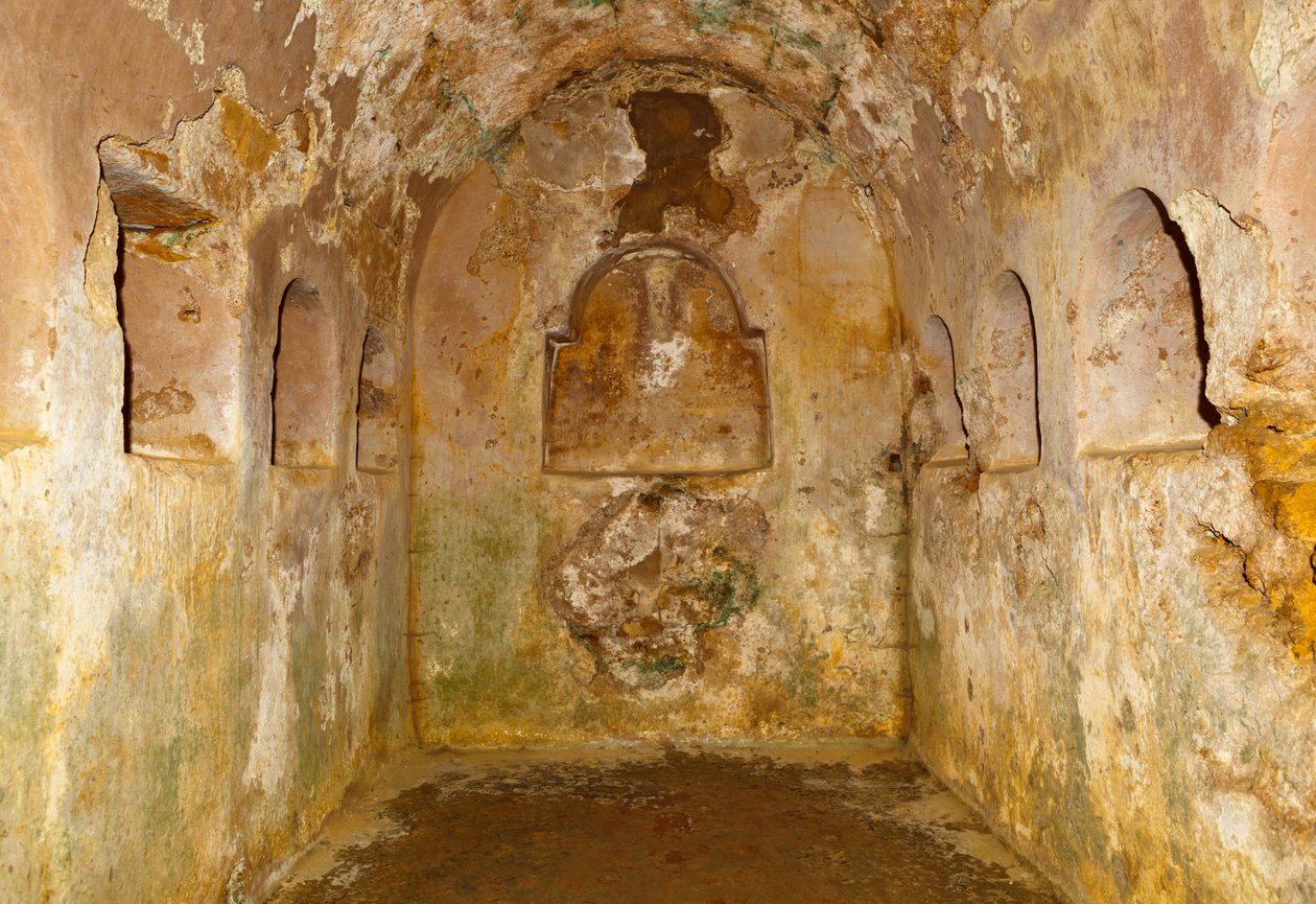 在圆形陵墓下的地下室在考古复合体的罗马大墓地，卡莫纳，塞维利亚省，西班牙。 作者 未知未知