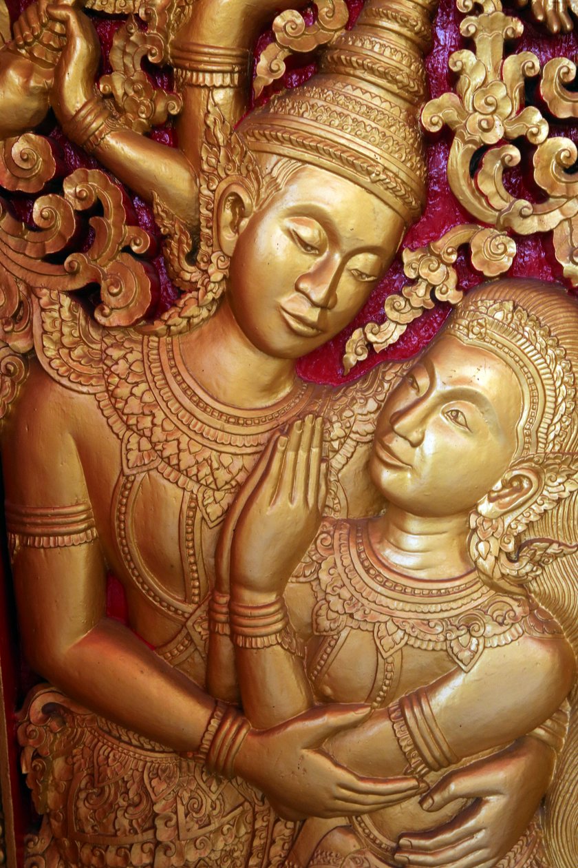 20151028, Vientiane, Laos : Wat Ong Teu buddhist temple. Doorway carving depicting scene from the Ramayana 作者 不明