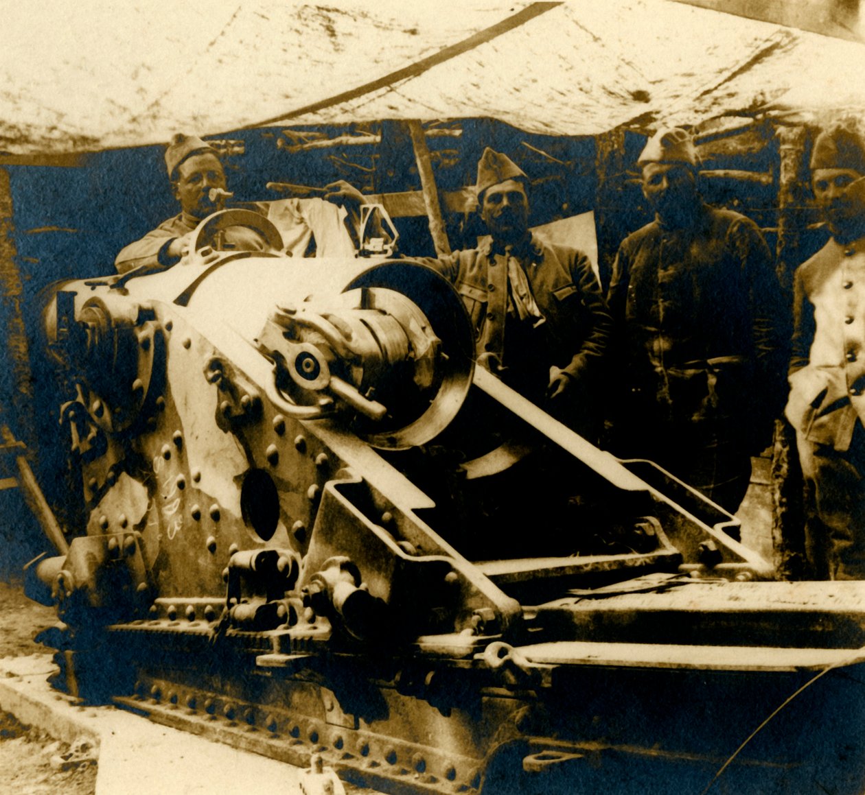 c1914-c1918装填的220枪 作者 不明