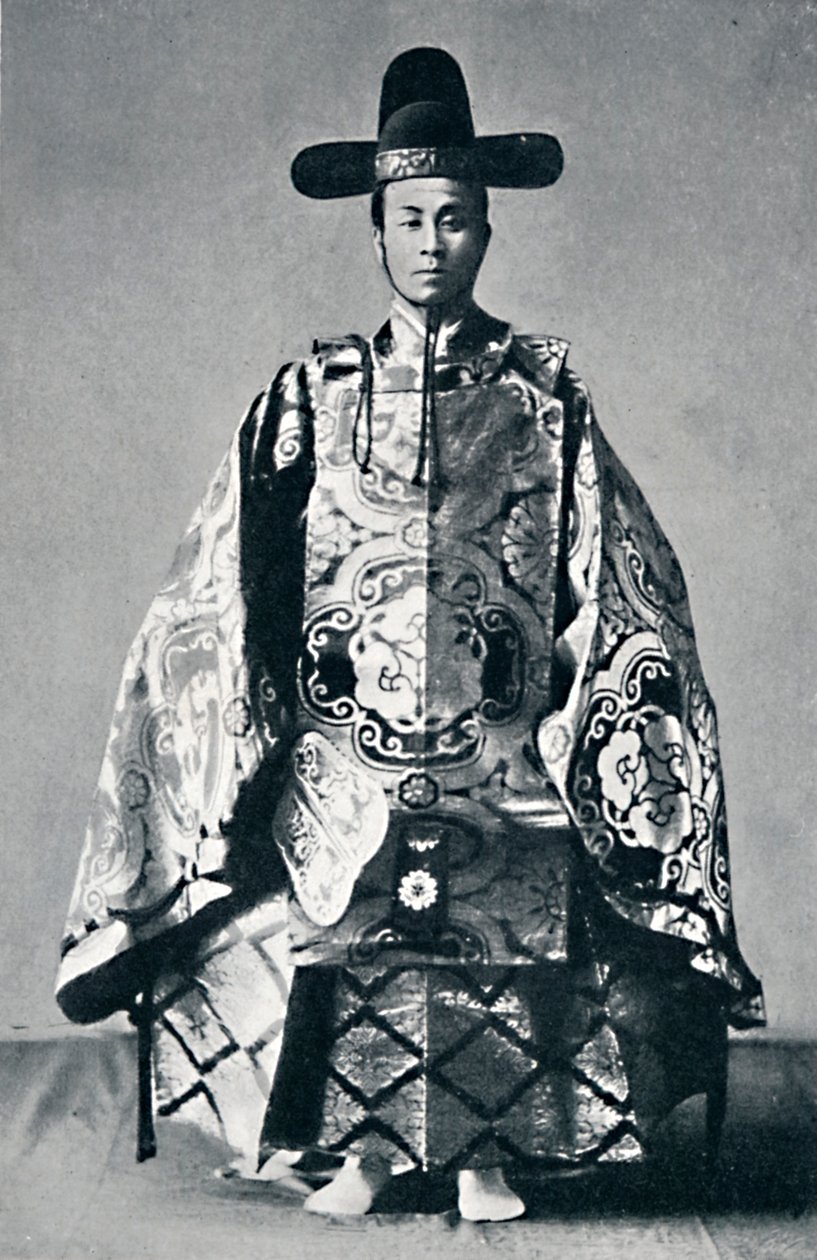 1902年，日本一位身着古装的宫廷贵族 作者 不明
