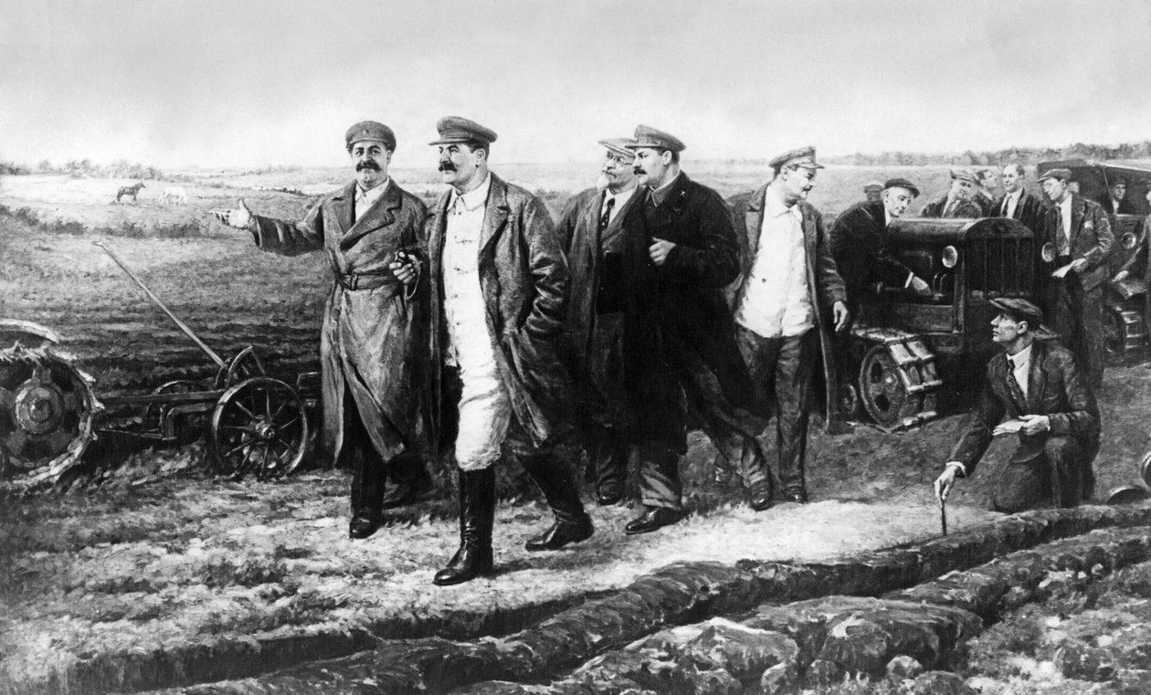 K, Finogenov对J, V, Stalin, G, K, Ordjonikidze, M. I. Kalinin, L. M. Kaganovich, and A. A. Zhdanov在自动拖拉机研究所实验场的绘画作品 作者 不明