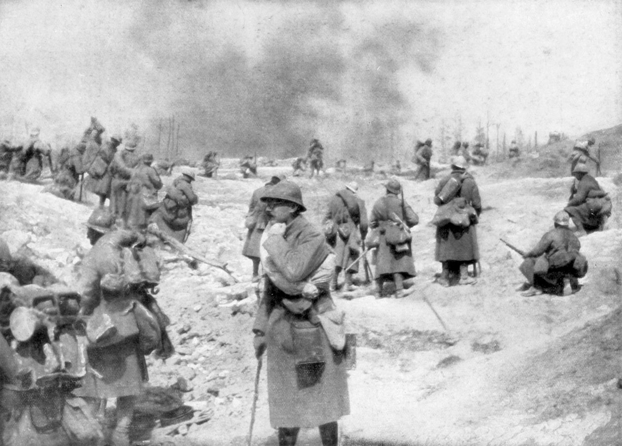 1917年第一次世界大战，法国Mont Pertois，一个接近前线的营 作者 不明
