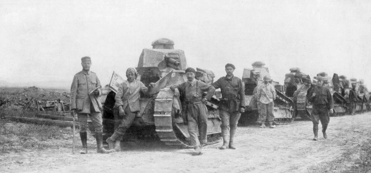 一组轻型坦克，法国Soissons，1918年 作者 不明
