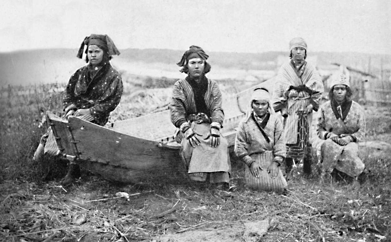 1902年，日本北海道纹别，阿伊努妇女党 作者 不明