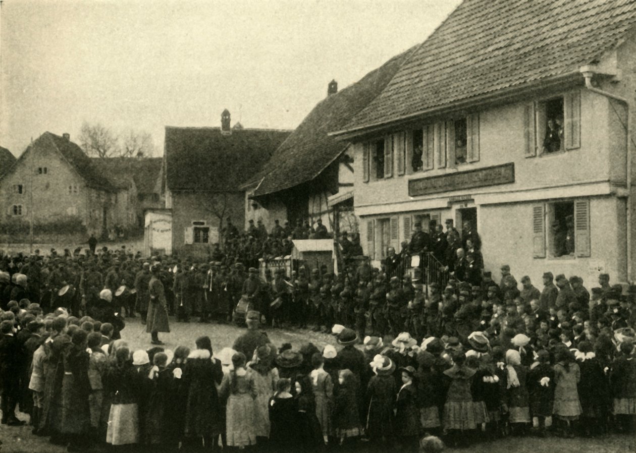 第一次世界大战，c1915年，c1920年，法国军队占领了阿尔萨斯的一个村庄。 作者 不明