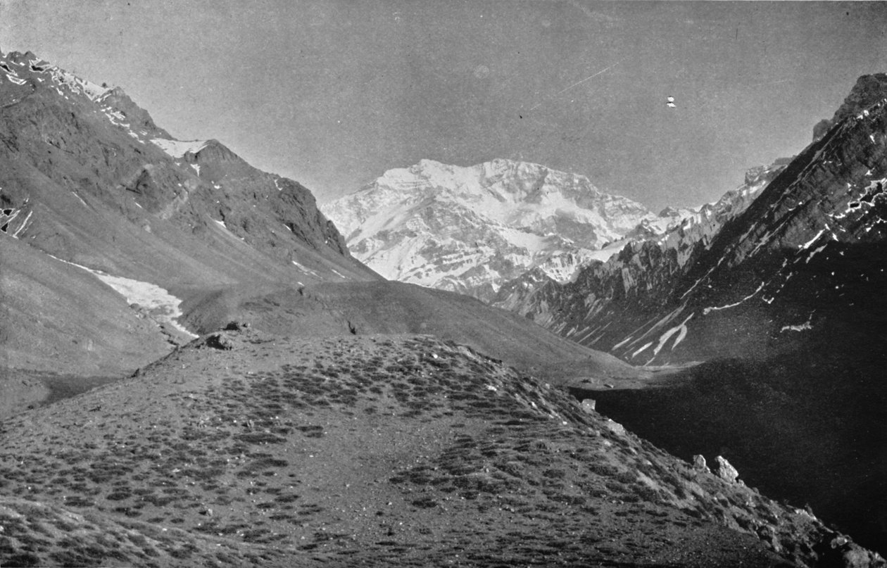 阿空加瓜，靠近从圣地亚哥到门多萨的道路，1911年 作者 不明