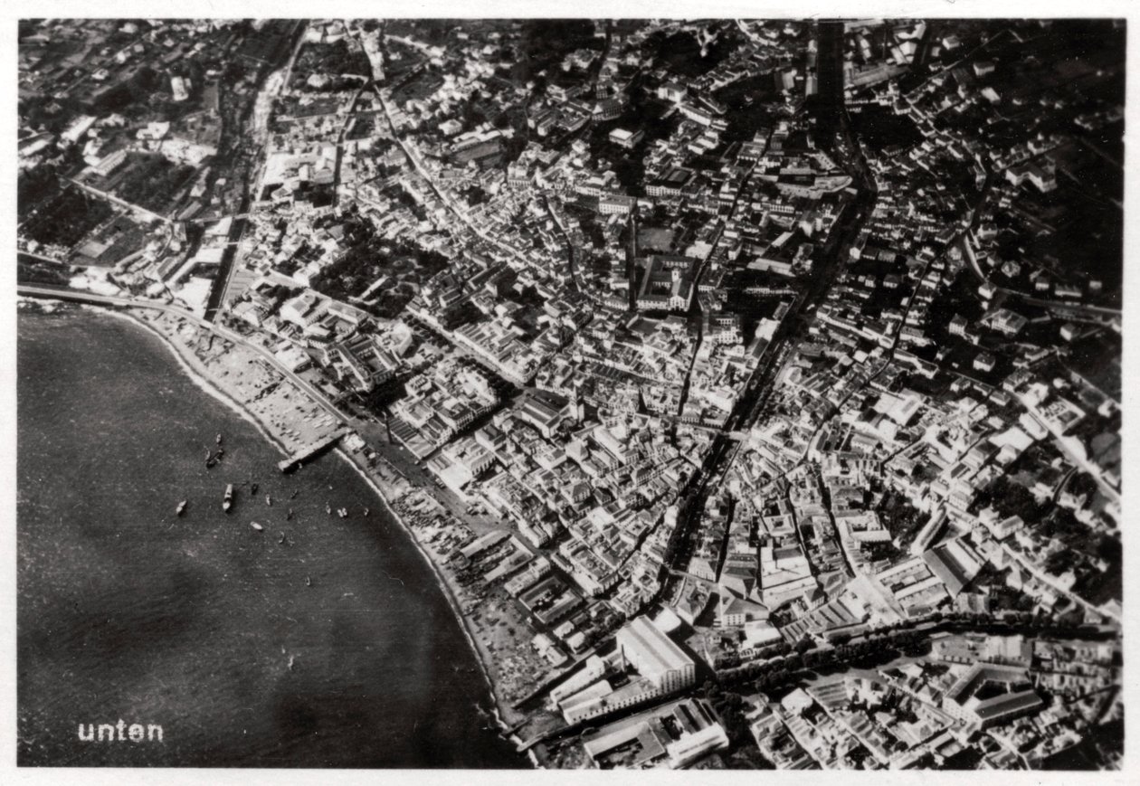 丰沙尔，马德拉岛的鸟瞰图，来自齐柏林飞艇，1928年，1933年 作者 不明