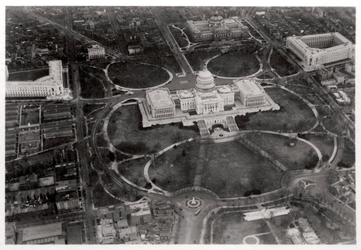 国会大厦，美国华盛顿特区的鸟瞰图，从齐柏林飞艇，1928年，1933年 作者 不明