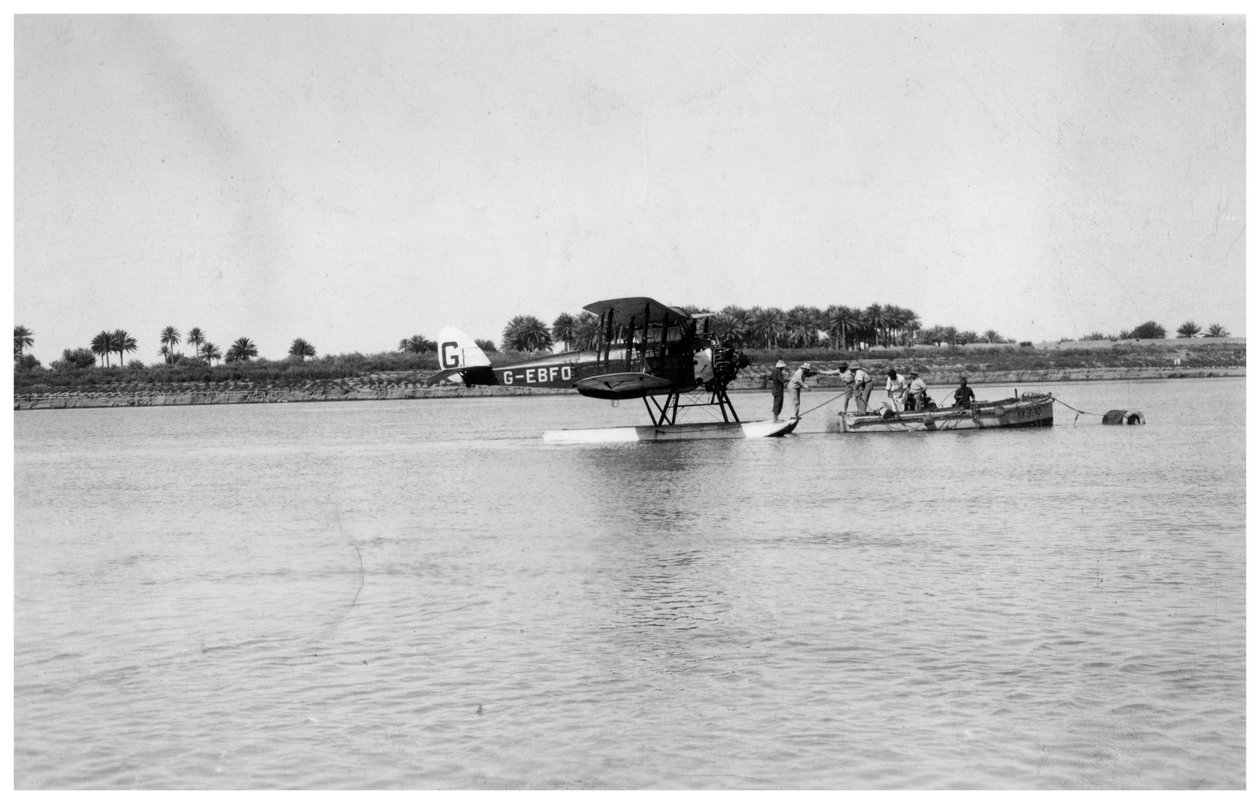 艾伦·科巴姆斯·德·哈维兰德DH50登陆伊拉克底格里斯河，1926年 作者 不明