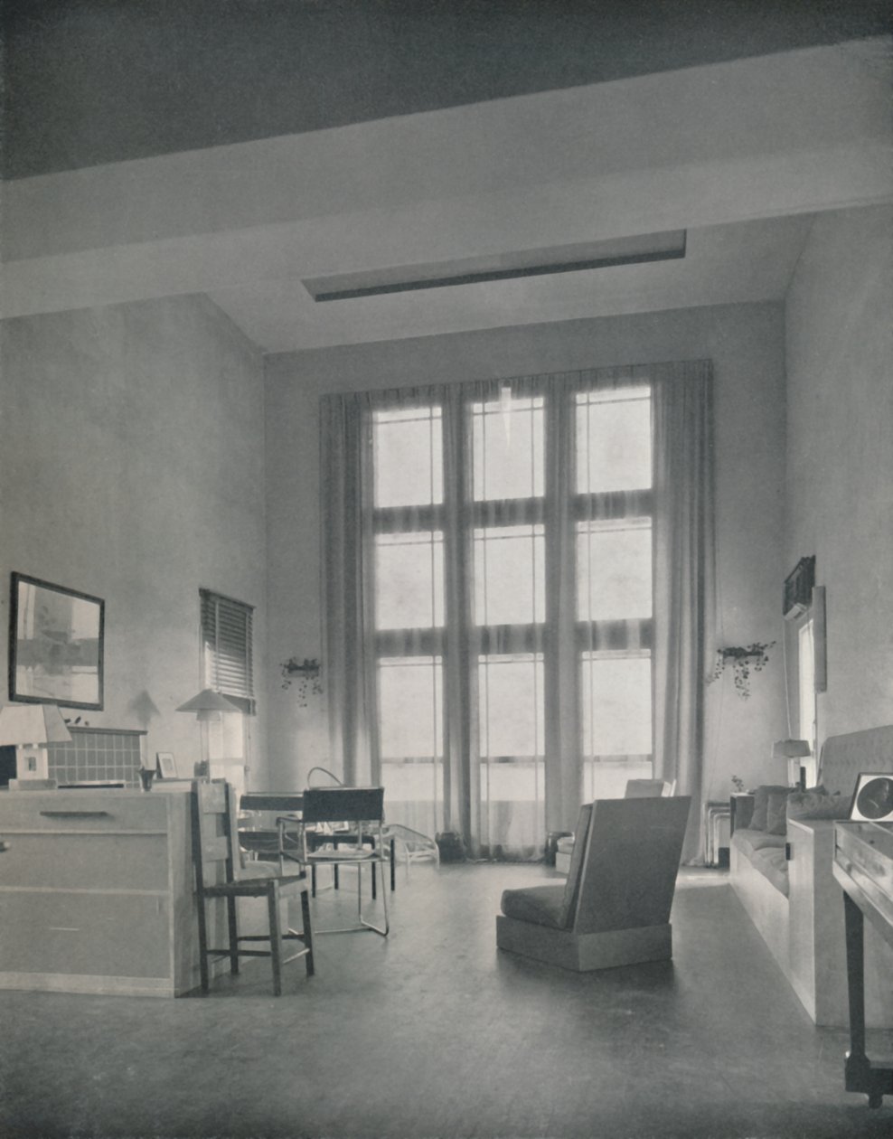 亚历山大·B·特罗布里奇（Alexander B.Trowbridge）-夏季别墅的内部，专为L. Corrin Strong先生建造，1933年 作者 不明
