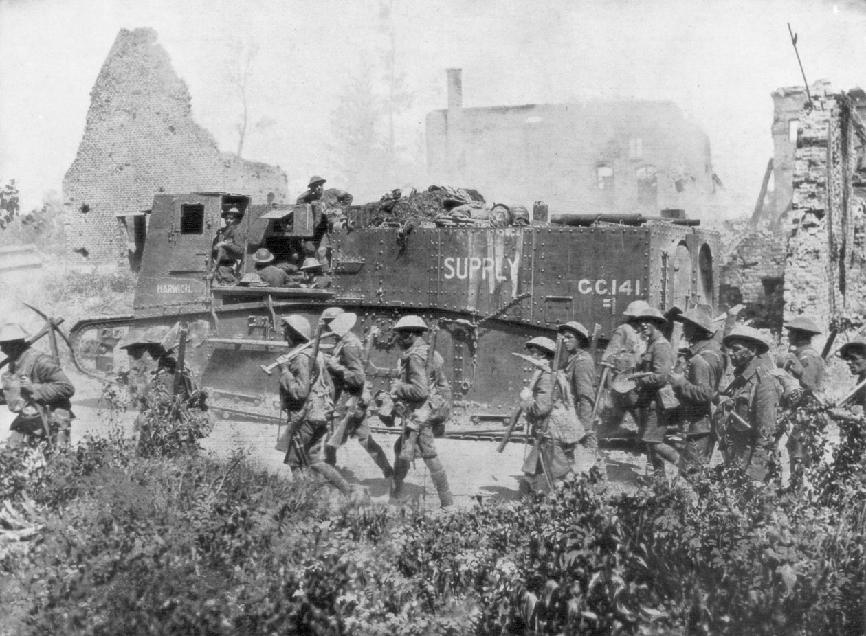 1918年10月27日，盟军行进经过解放的城镇 作者 不明