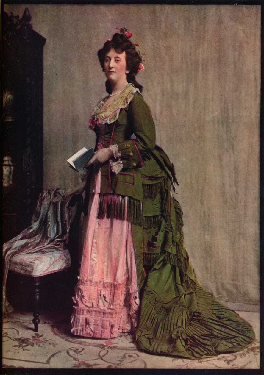 绿色和粉红色丝绸下午礼服。在1868年和1878年之间的模式中非常典型 作者 不明