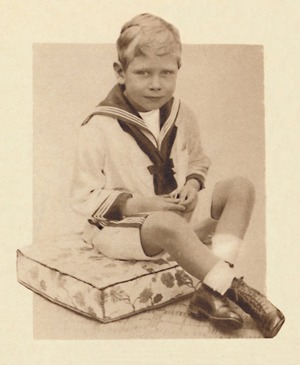 一个职业生涯的预兆：水手装扮的阿尔伯特亲王（Prince Albert），c1900年，1937年 作者 不明
