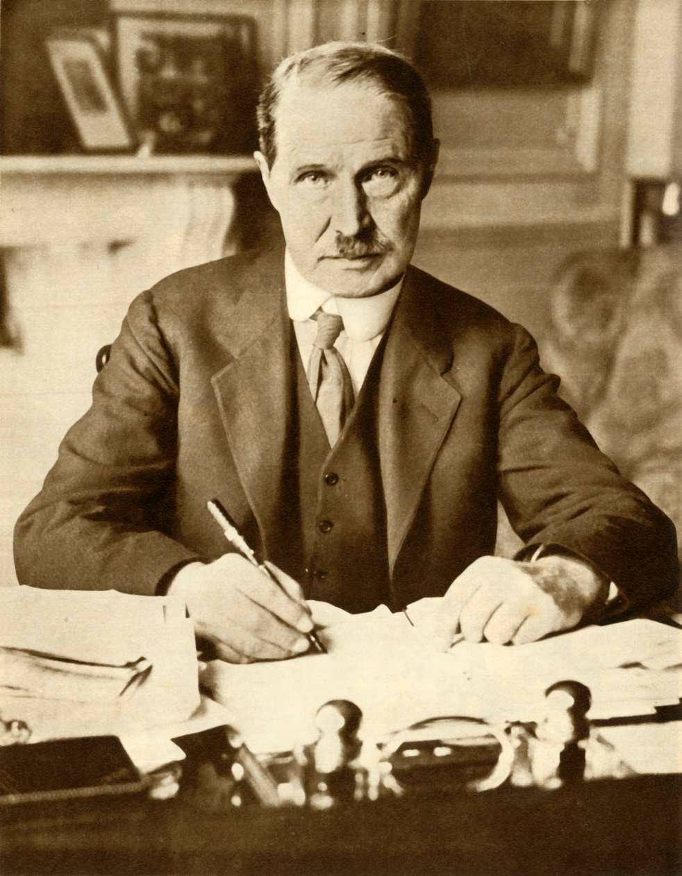 安德鲁·博纳尔·劳（Andrew Bonar Law），1922年，1935年。 作者 不明