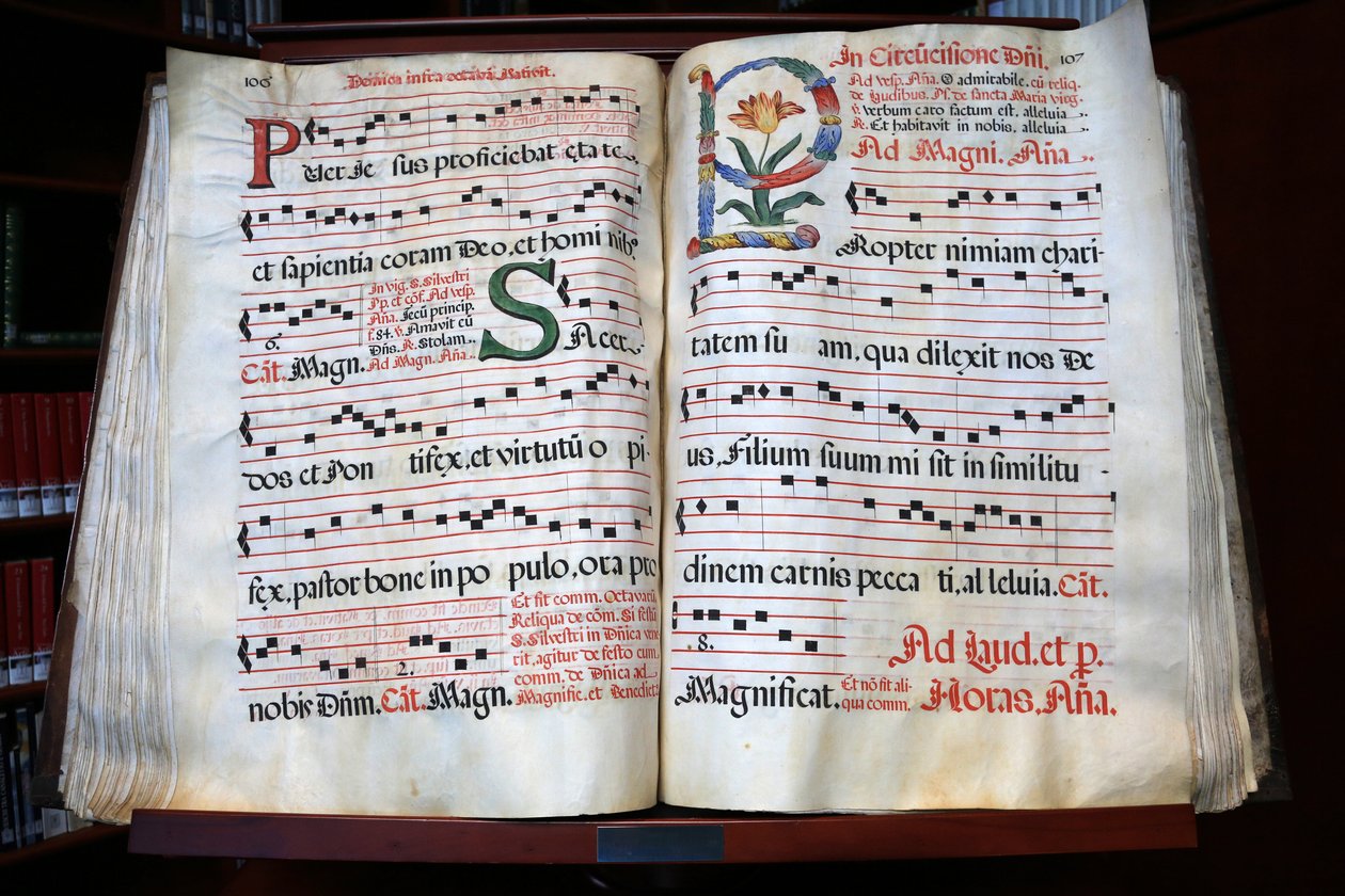 Antiphonal. The Circumcision of Jesus. Domus Galilaeae or House of Galilee is run by the Catholic organisation Neocatechumenal Way. Antiphonary, Mount of Beatitudes, Israel 作者 不明