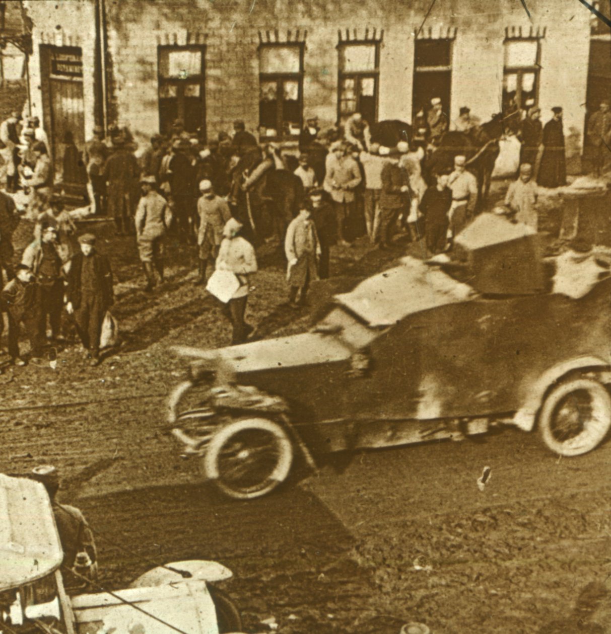 法国装甲车，c1916-c1918 作者 不明