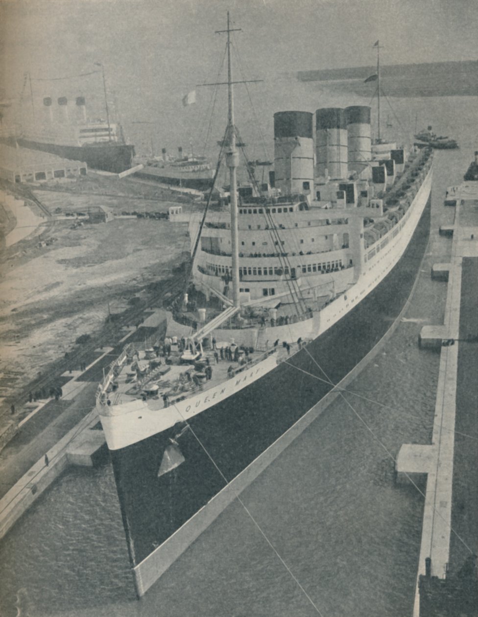 RMS Cunard白星邮轮玛丽皇后号到达乔治五世坟墓码头，1936年 作者 不明
