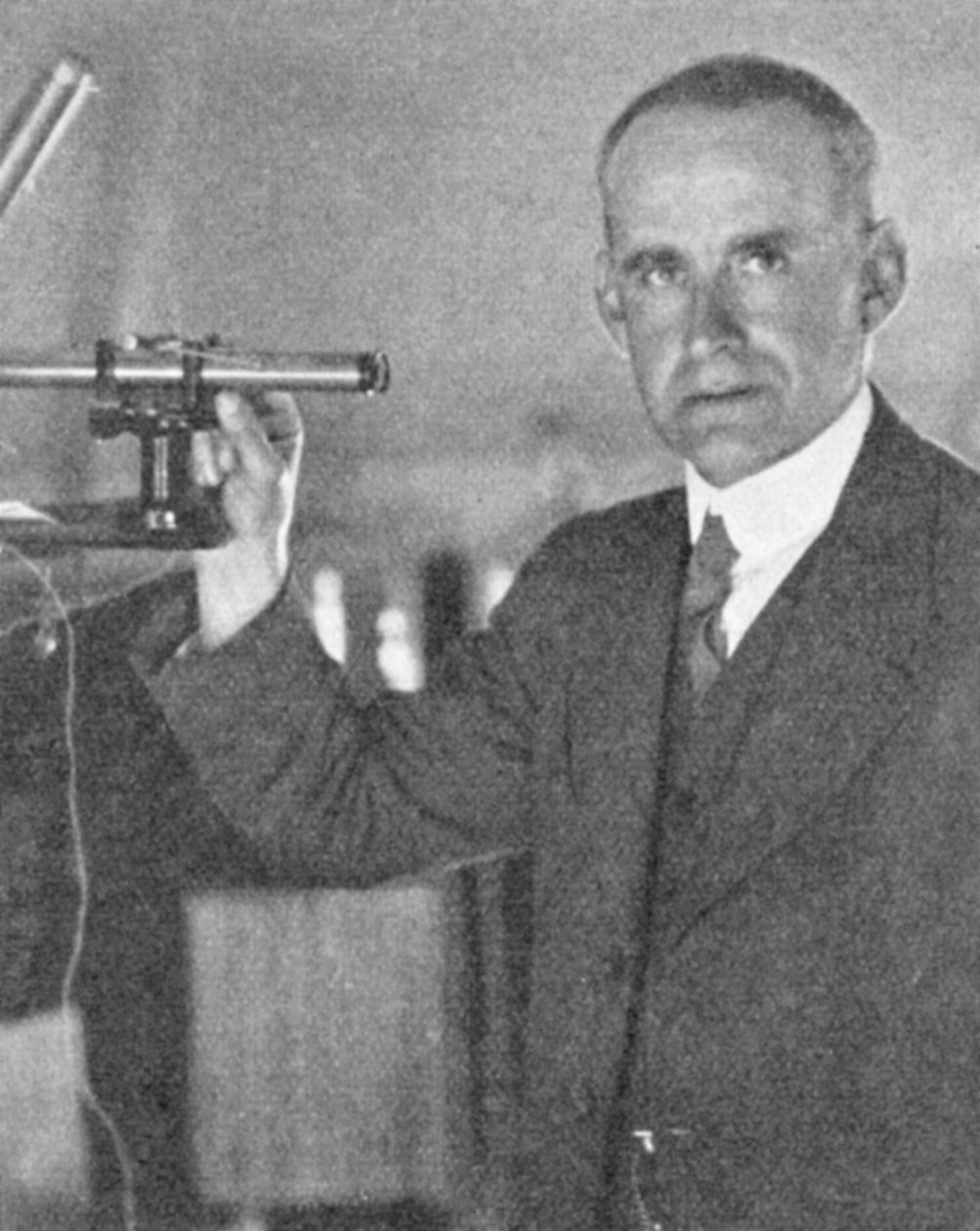 亚瑟·斯坦利·爱丁顿（Arthur Stanley Eddington）1882-1944，英国天文学家，物理学家和数学家，c1930-c1944 作者 不明