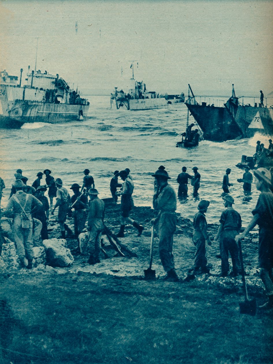 入侵日那天太阳升起：用镐和铲子清理道路，1943-44年 作者 不明