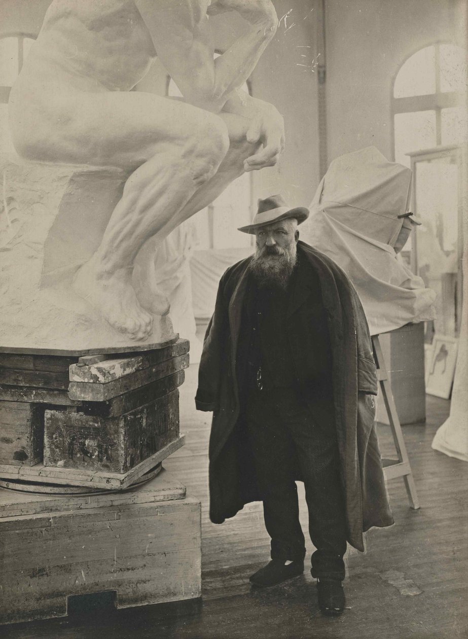奥古斯特·罗丹（Auguste Rodin）在他的工作室。 作者 不明