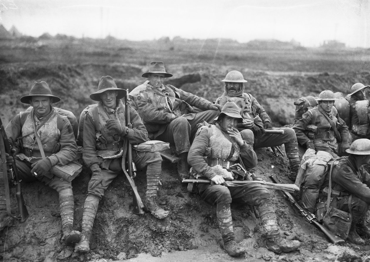 伟大战争中的澳大利亚。第五师不明身份的人，1916年。 作者 不明