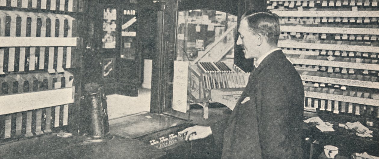 1926年，威斯敏斯特的自动售票机和自动找票机 作者 不明